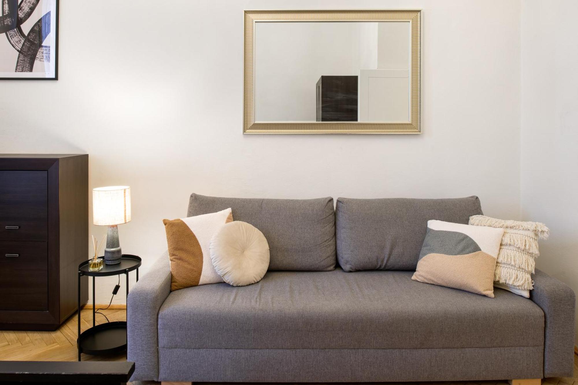 Wawelove Spacious 3 Bedroom Apt 1 Min To Main Sq! — Photos 1